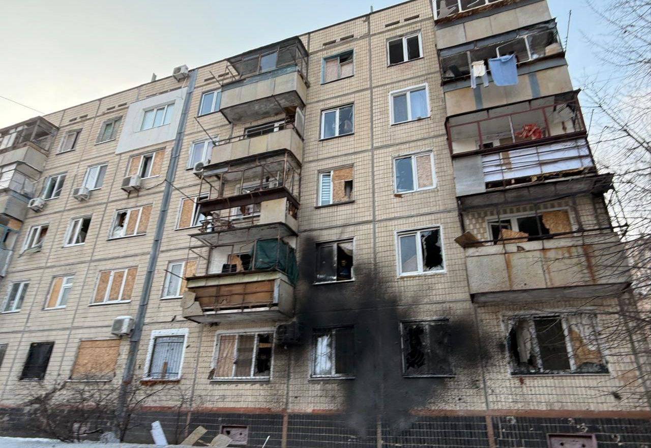 Поврежденный из-за обстрелов дом