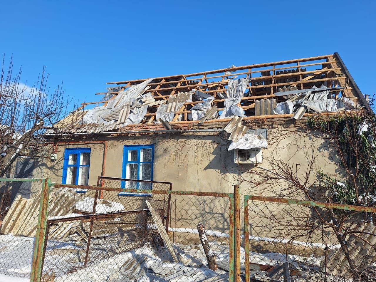 Атаки на Днепропетровщину: повреждены дома и транспорт