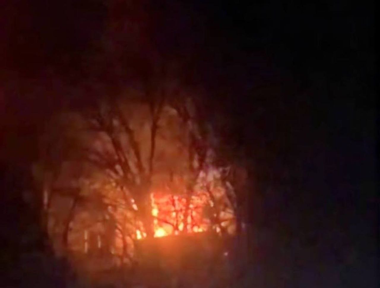 Пожар на месте попадания