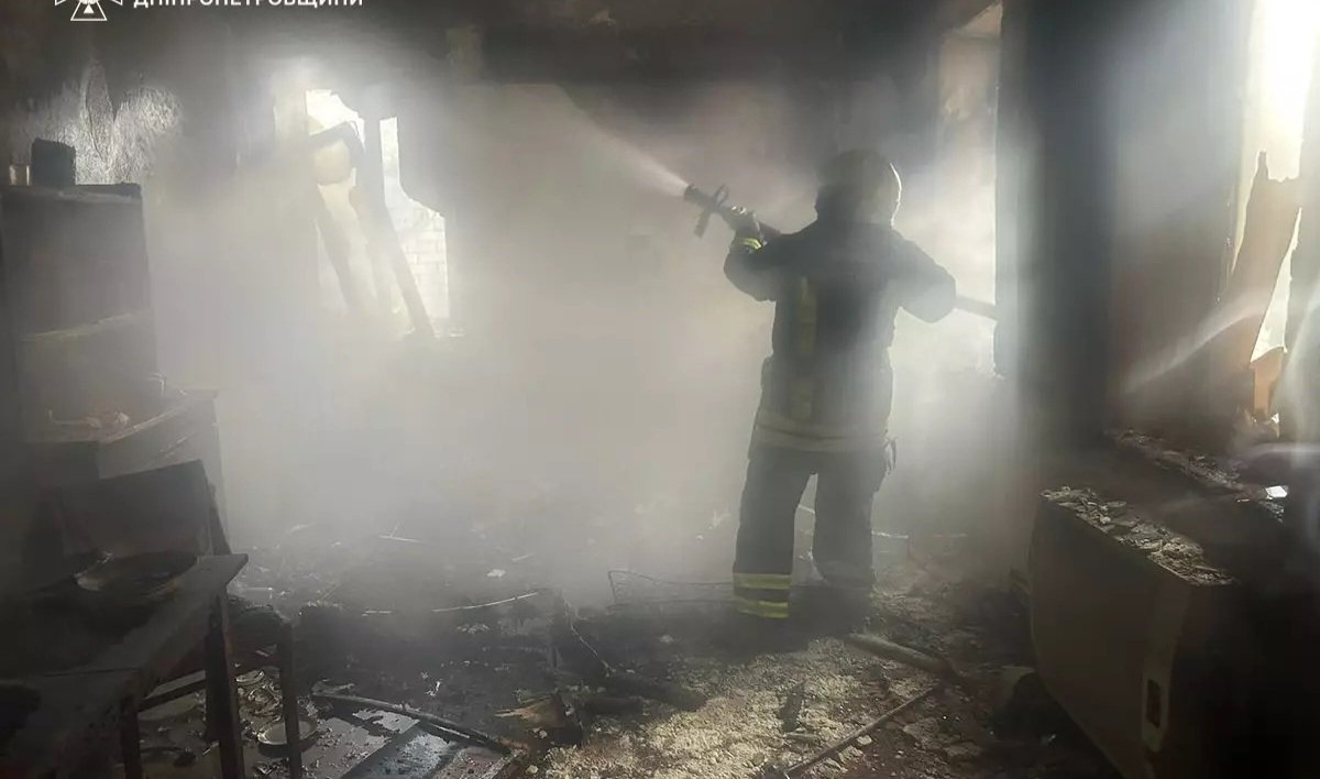 Рятувальники на місці пожежі 