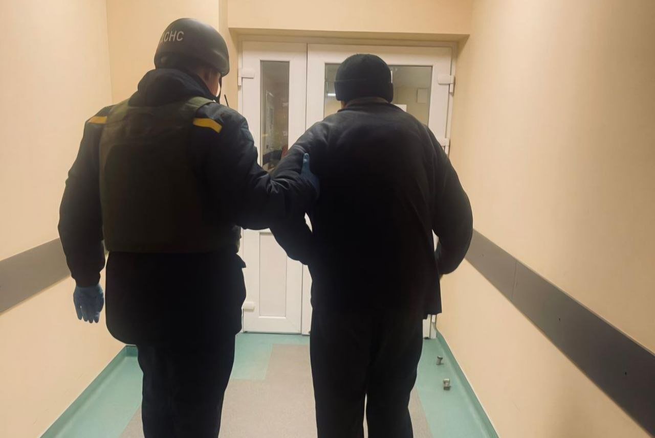 Одна людина загинула, ще двоє поранені: Дніпропетровщину знову атакували дрони та КАБ