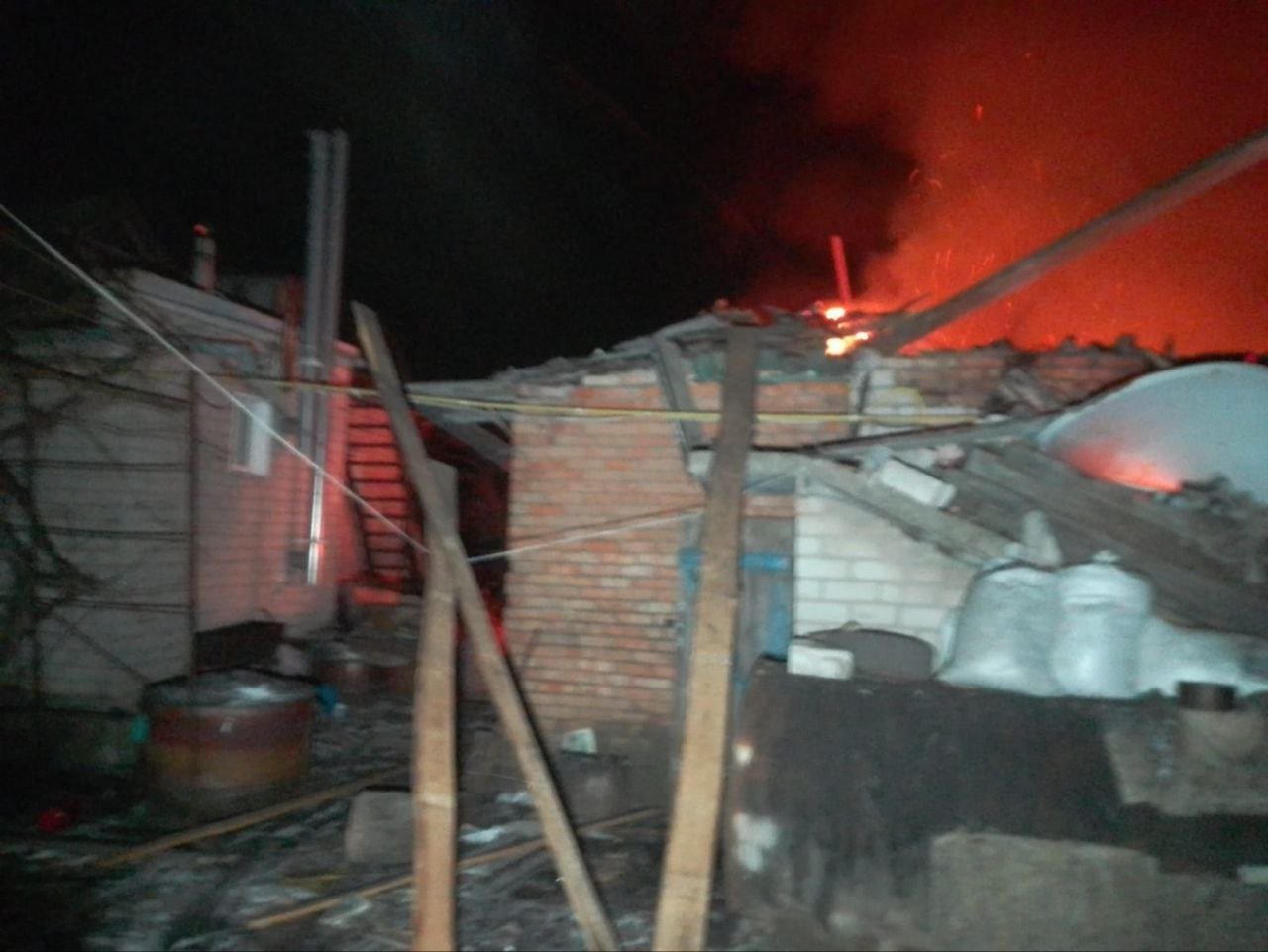 Двоє загиблих: вночі ворог атакував БпЛА Дніпропетровщину 