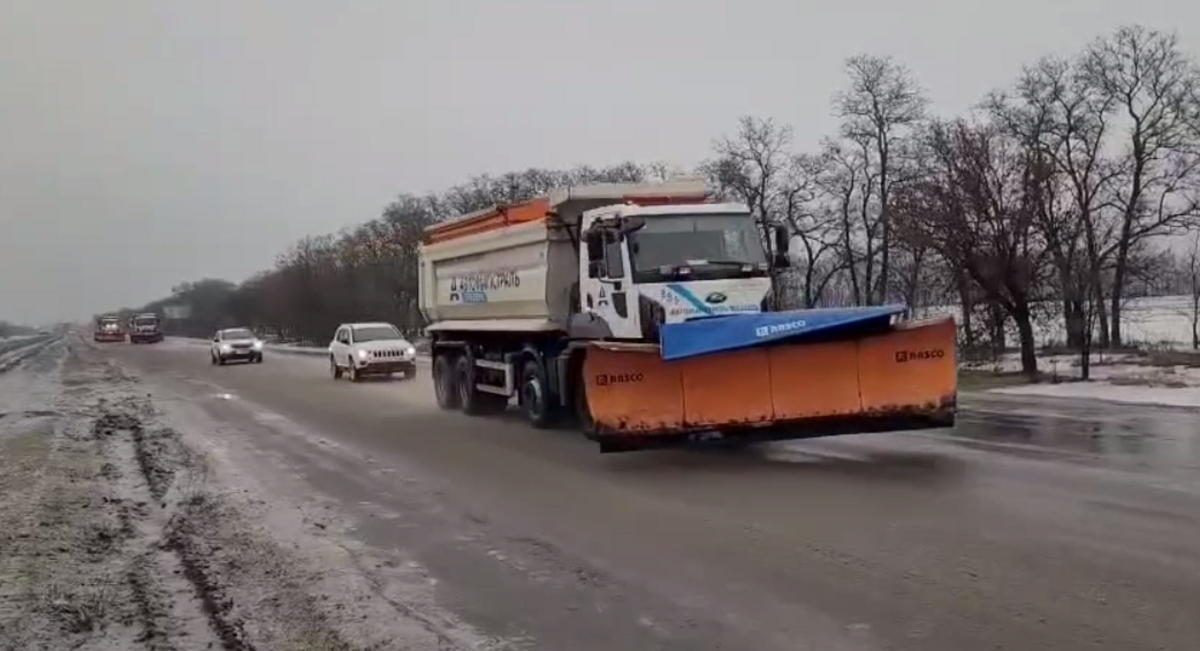 Важкі погодні умови: в якому стані дороги Дніпропетровщини