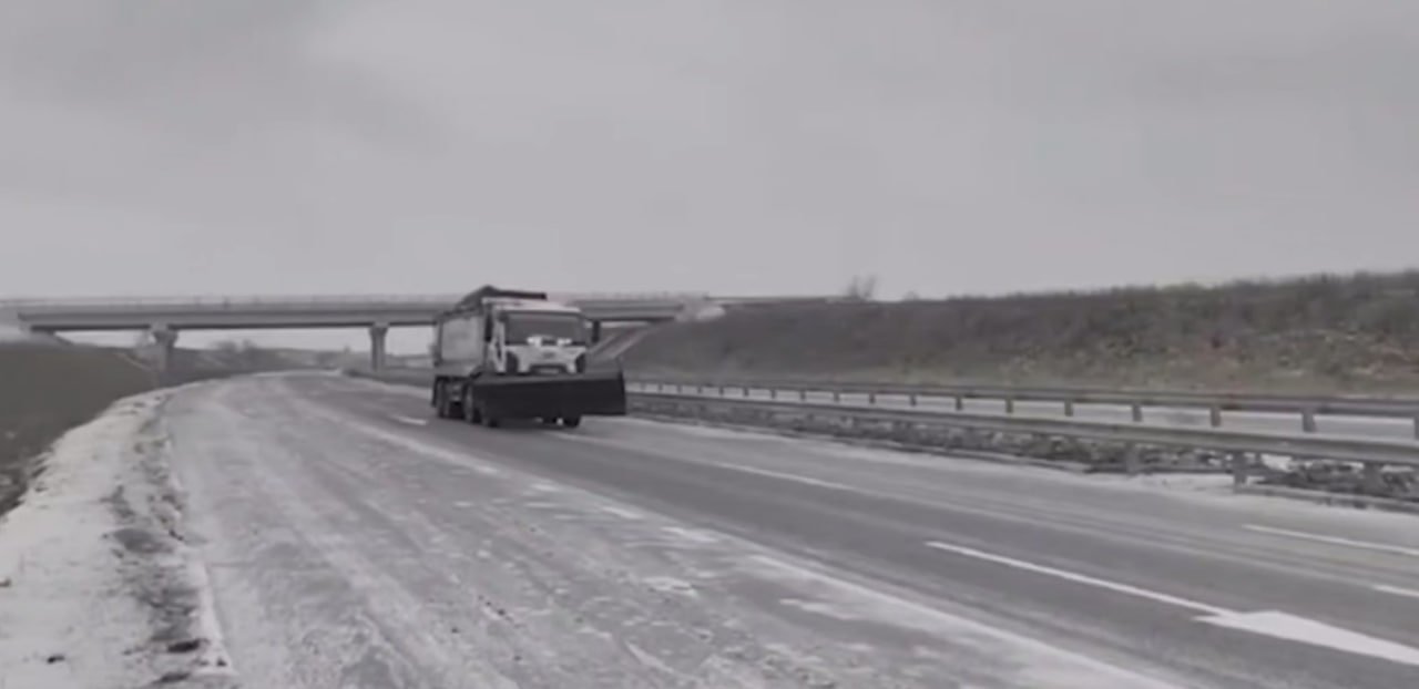 Важкі погодні умови: чи проїзні дороги на Дніпропетровщині