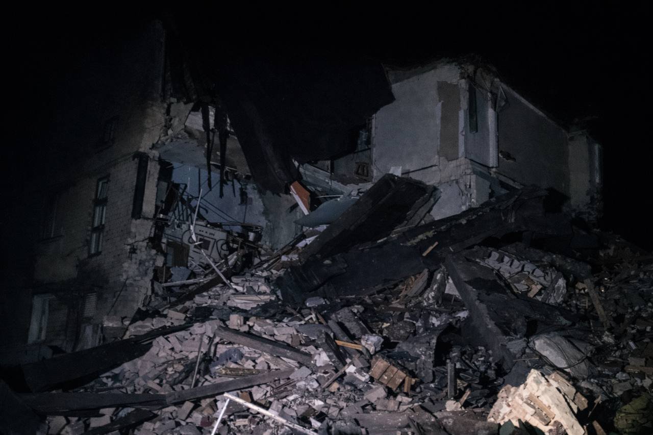 Удар КАБами по Синельниківщині 24 лютого: під завалами зруйнованого будинку можуть бути 4 людини