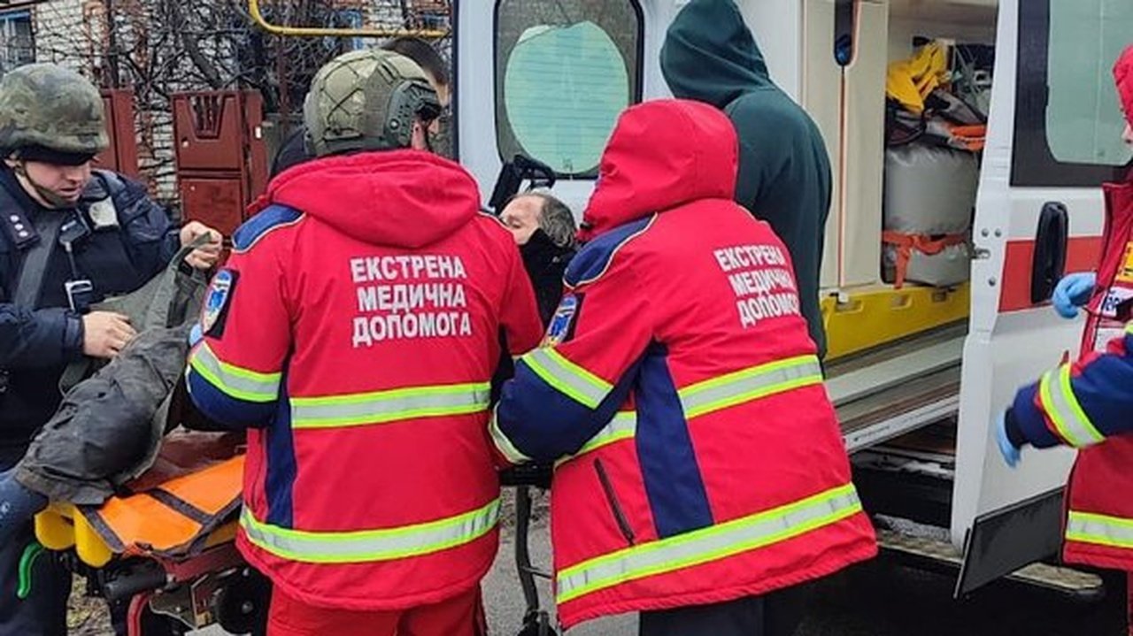 Медики эвакуировали мужчину