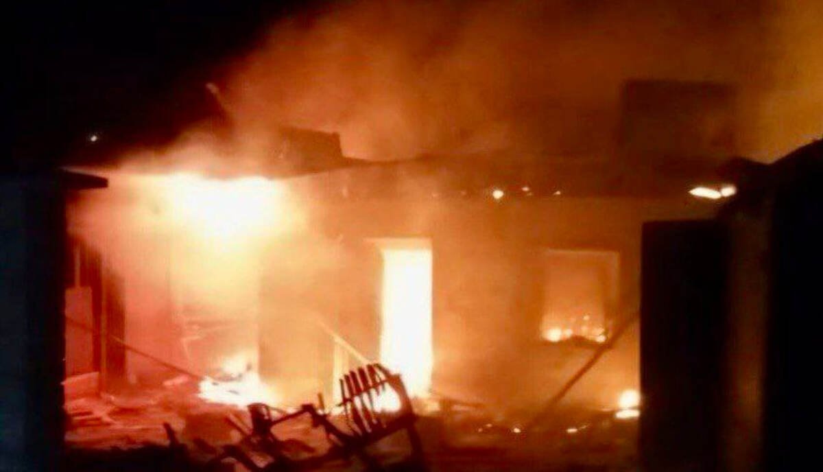 Ворог атакував Дніпропетровщину: горів будинок 