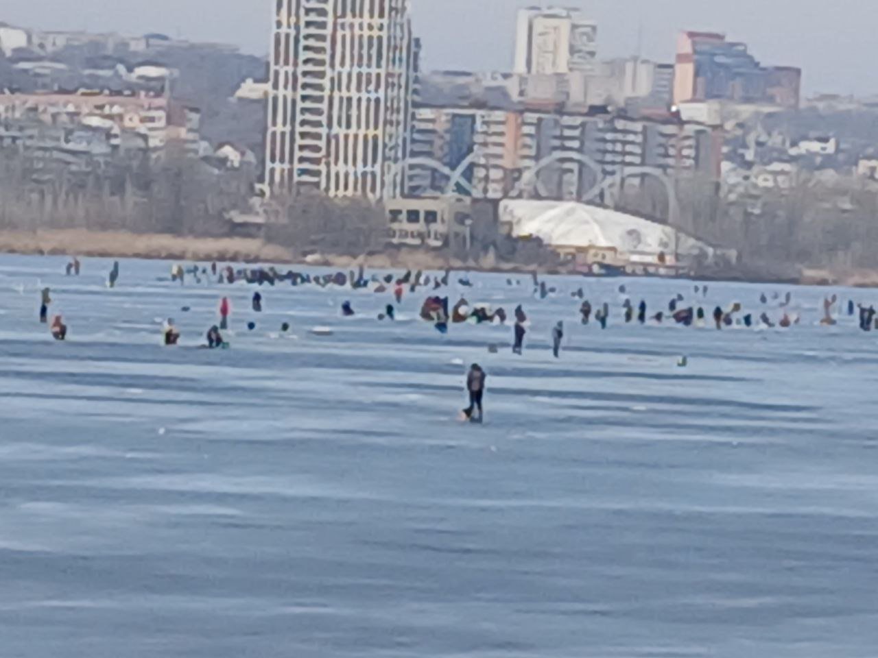 Десятки людей вийшли на кригу в Дніпрі 