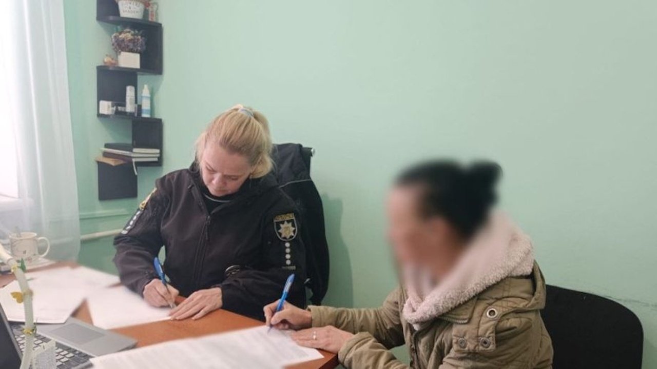 Доглядальницю затримали