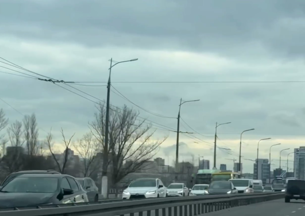 Затор в сторону левого берега