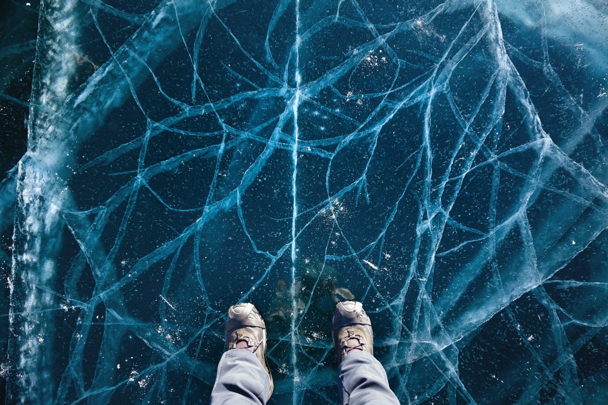 Посреди реки в +10: опасную рыбалку заметили в Днепре