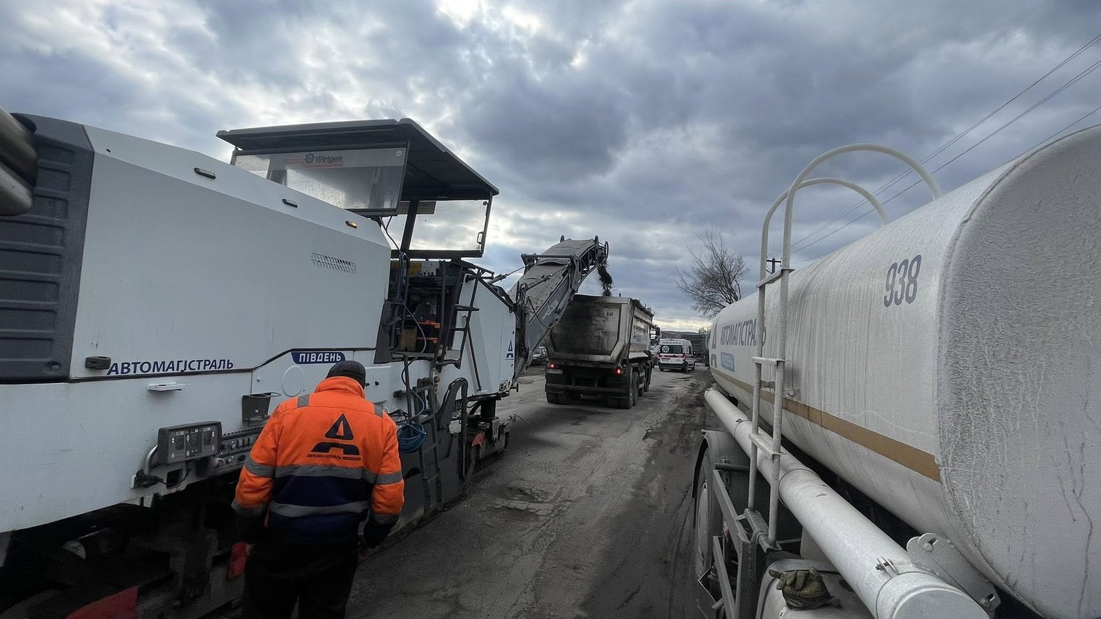 На Дніпропетровщині стартував сезон ремонту доріг на важливих трасах
