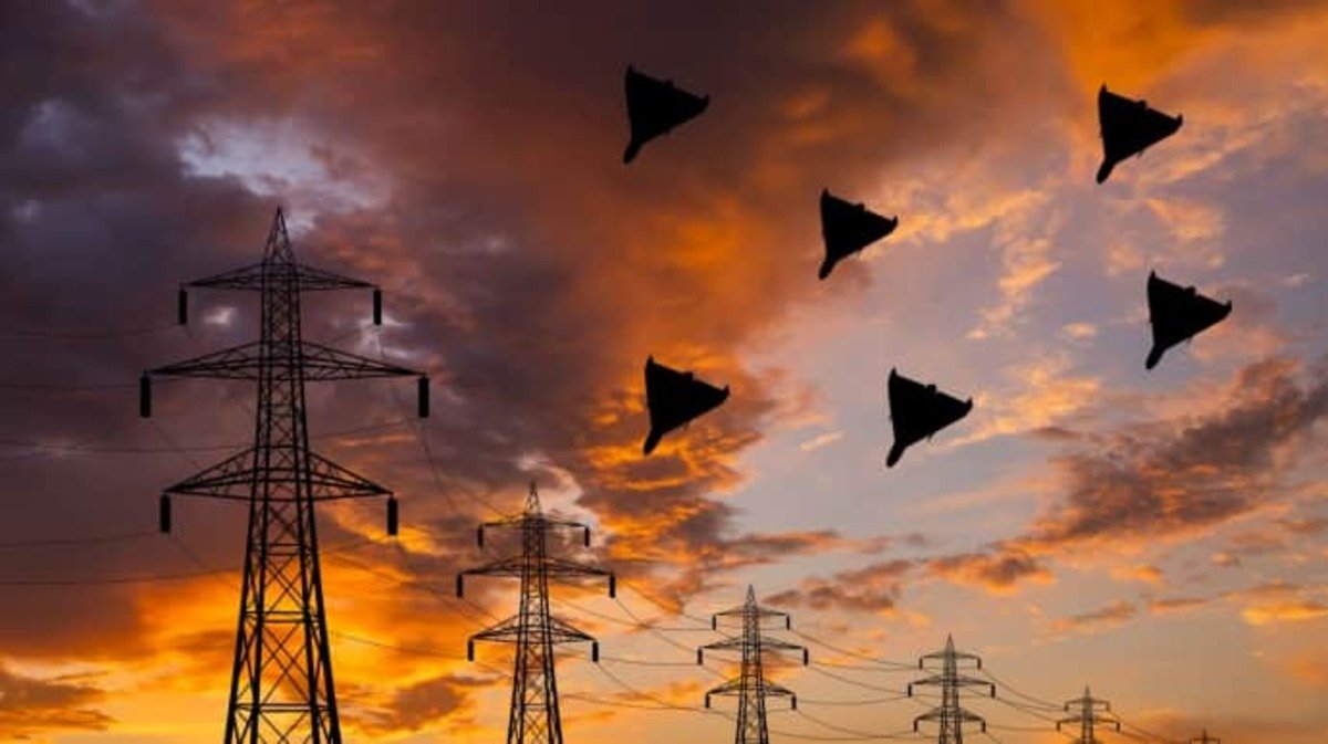 Россияне атаковали два района Днепропетровщины беспилотниками и артиллерией