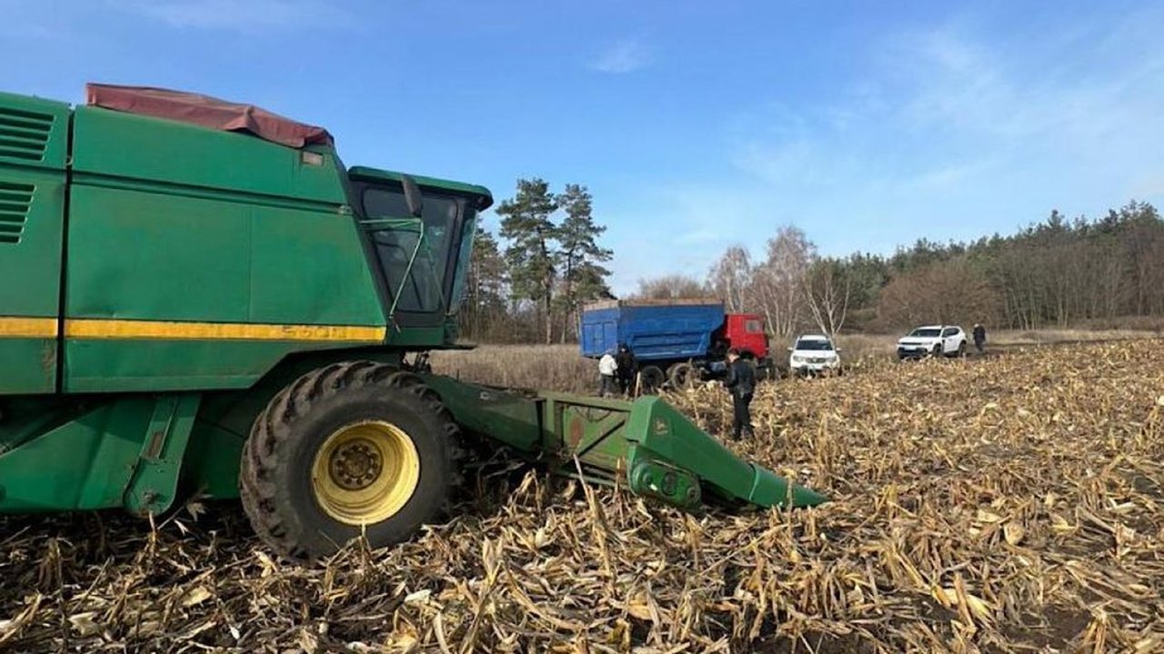 Комбайн, который использовал фермер