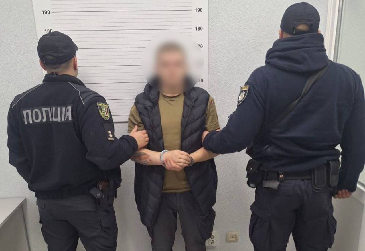 Рецидивист из Днепропетровщины обворовал военного в больнице Ужгорода