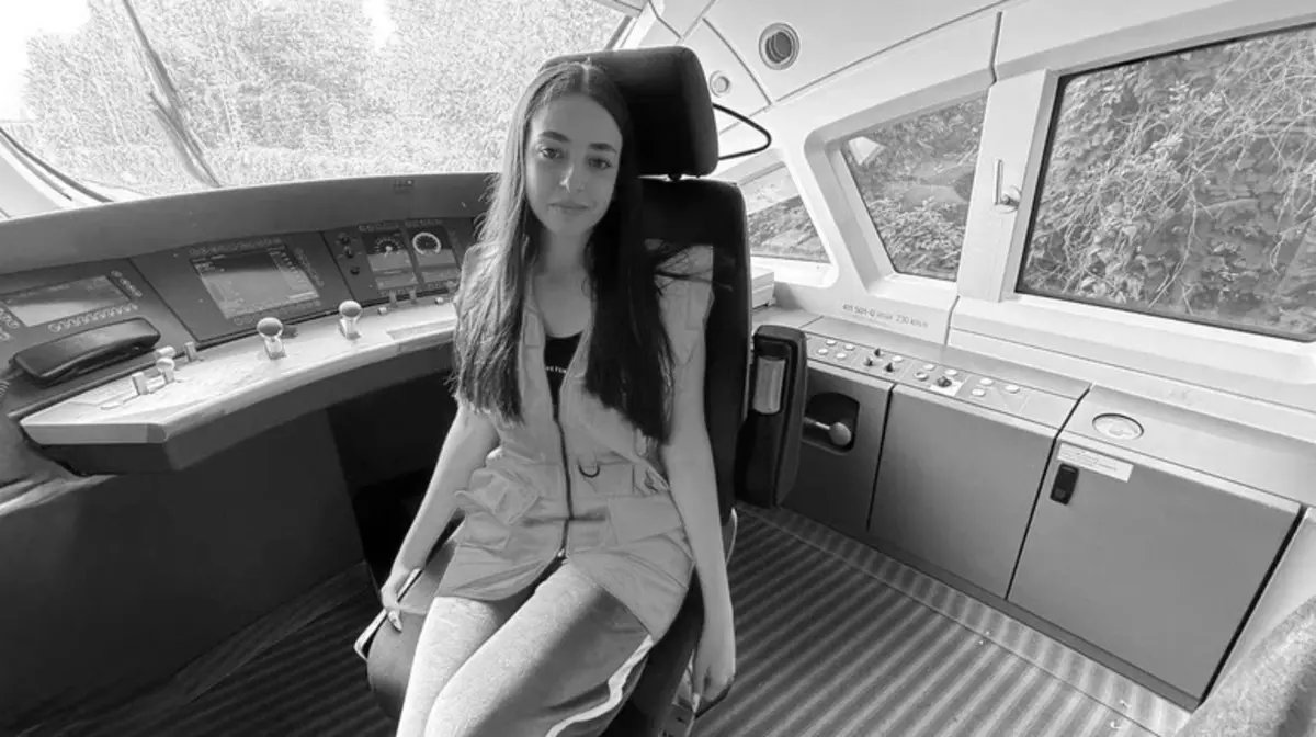 Зустрічний поїзд смертельно травмував провідницю під час атаки дронів