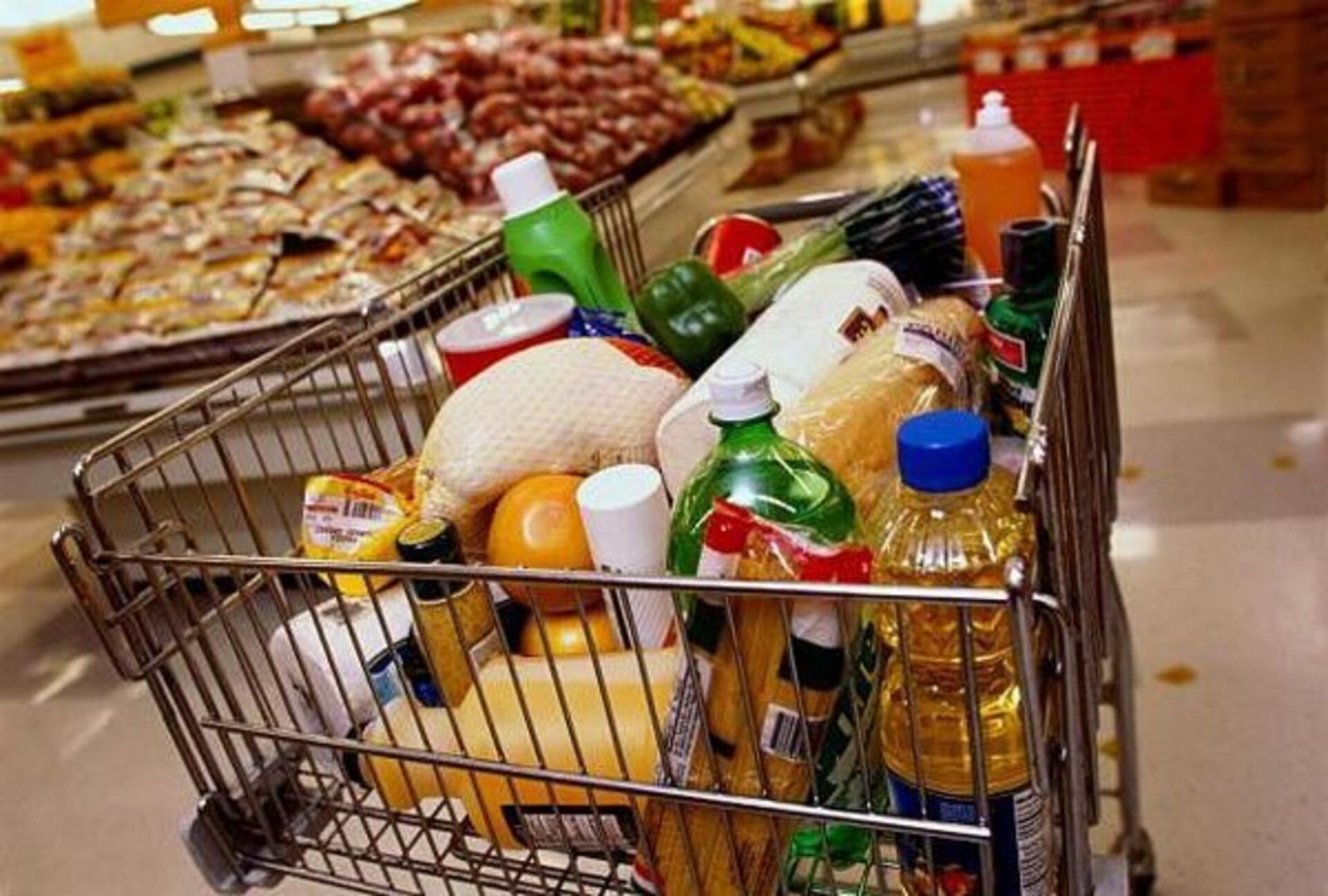 Економісти прогнозують різке зростання цін на продукти через здорожчання пального