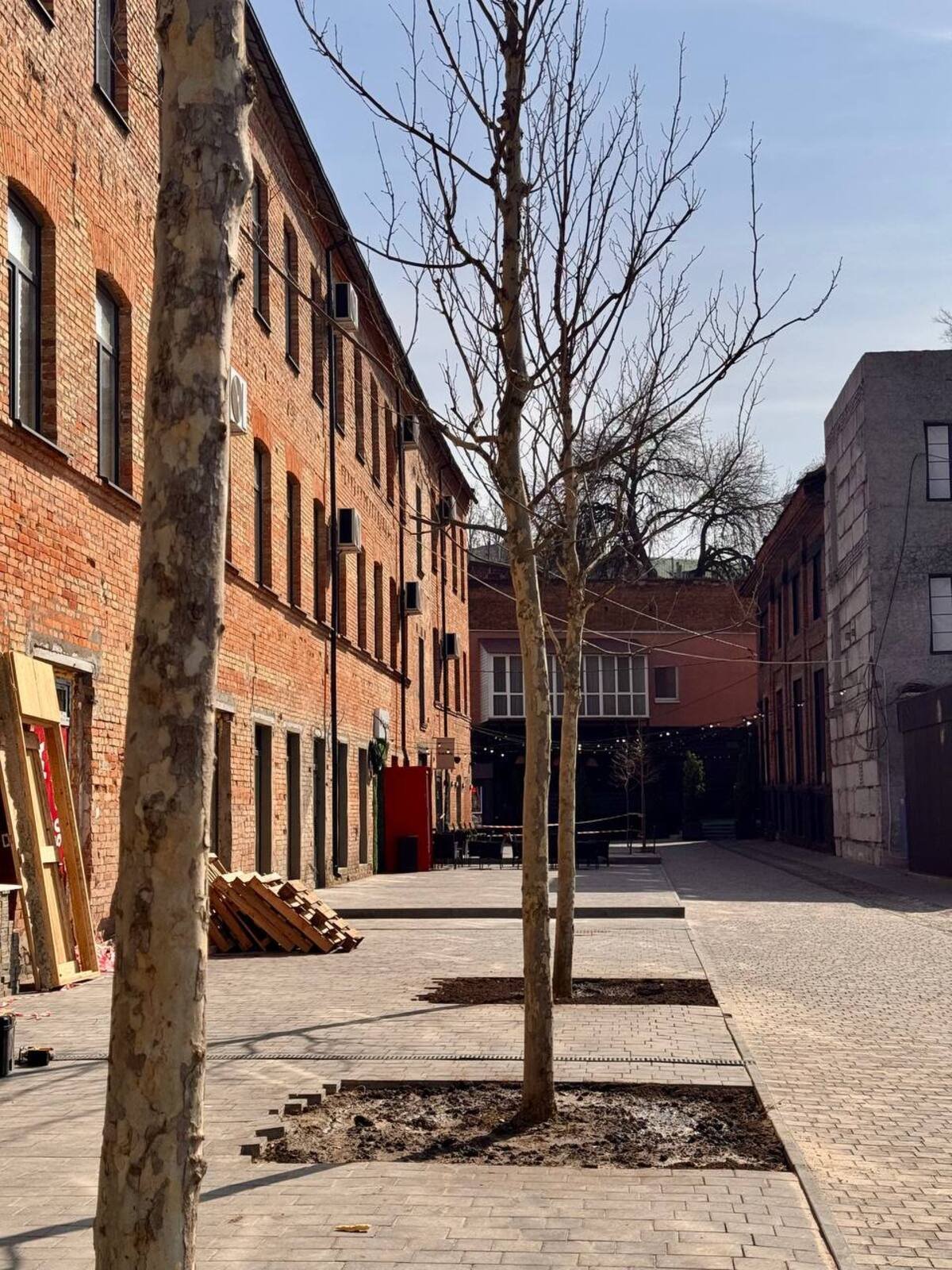 У центрі Дніпра територія колишньої «Володарки» перетворюється на сучасний міський простір