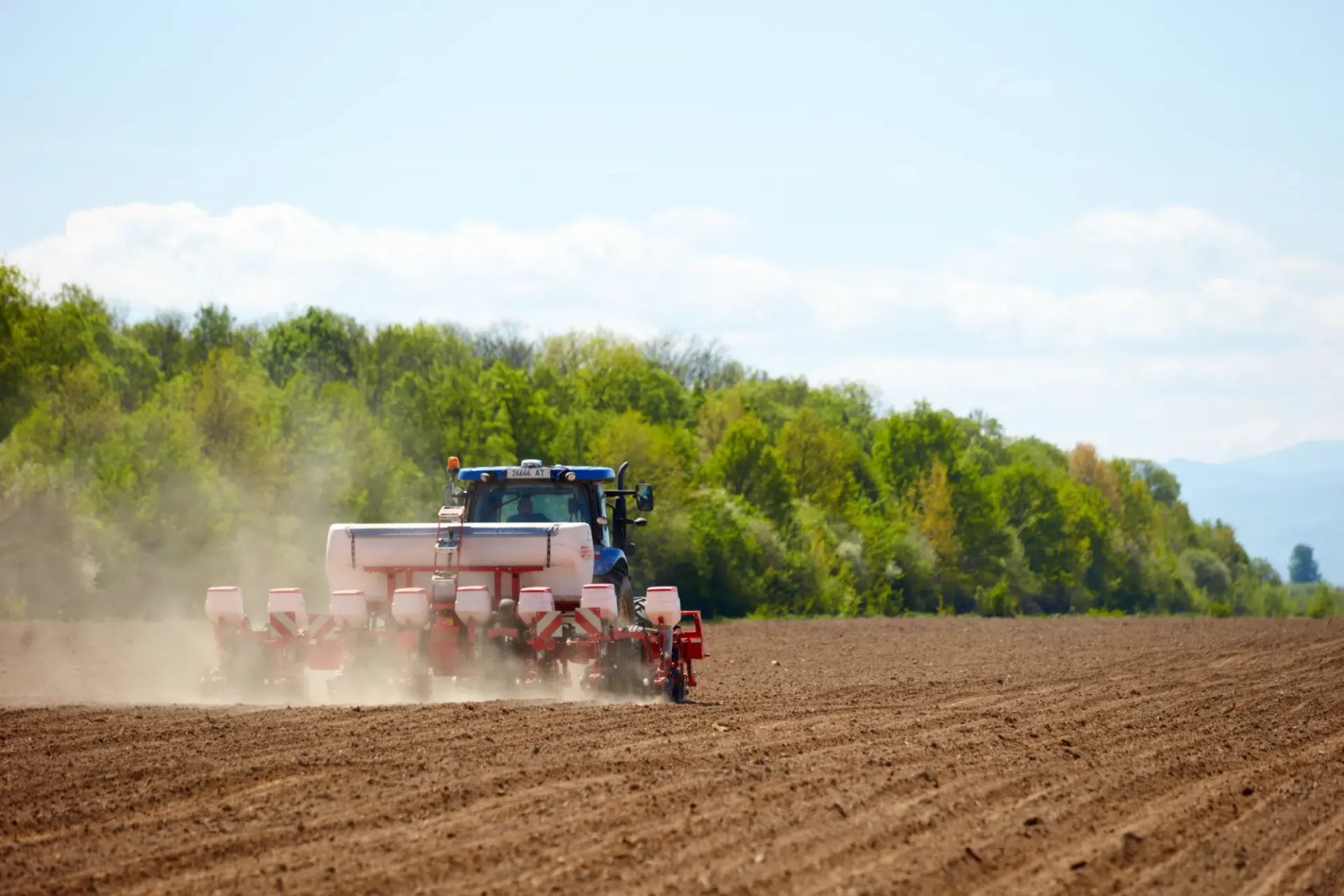 На Дніпропетровщині розпочалася посівна 2026: що сіють аграрії