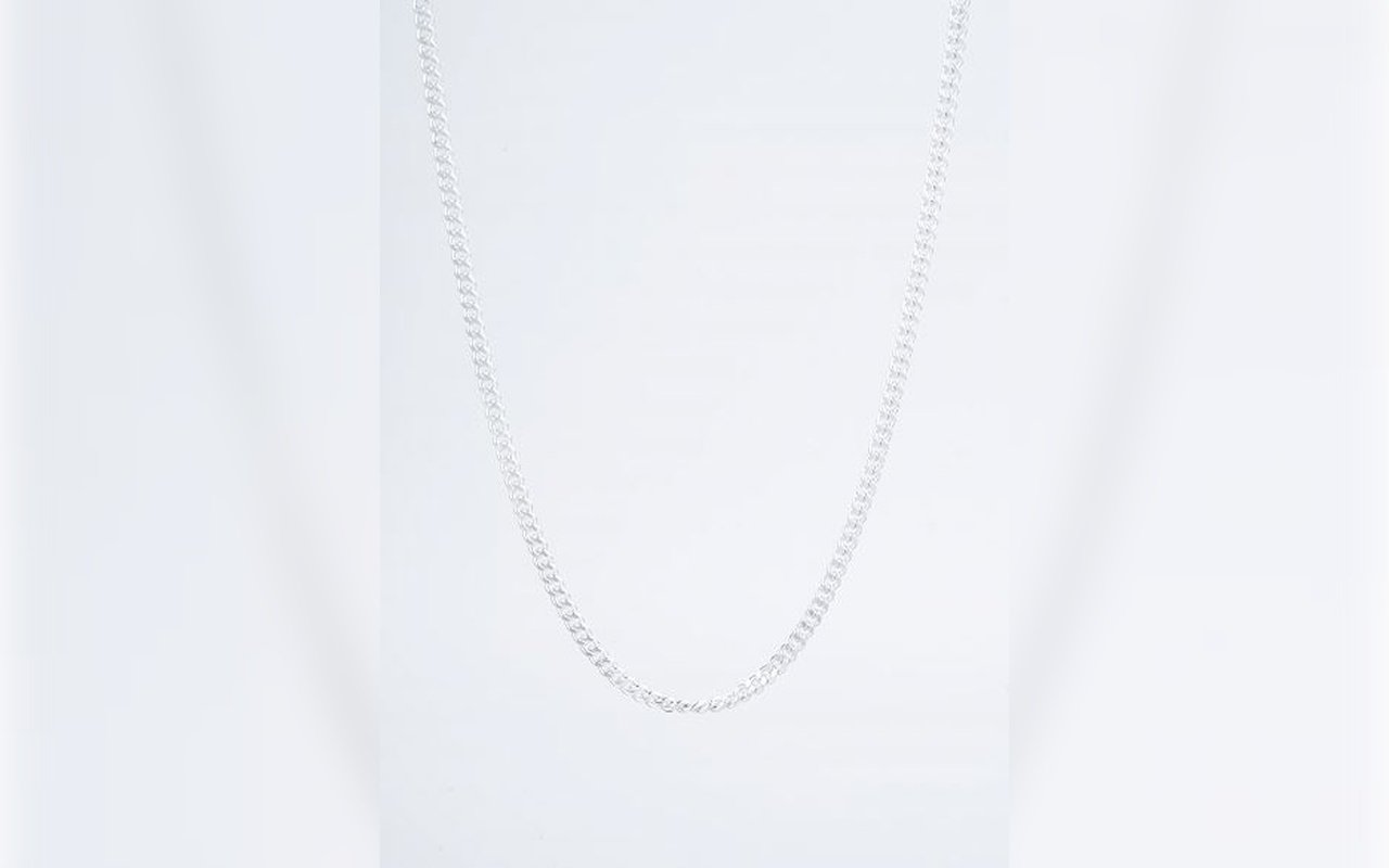 Ланцюжки з білого золота: сучасна класика для вашого образу
