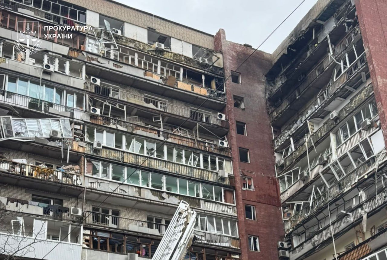 Будинок у Дніпрі після атаки 