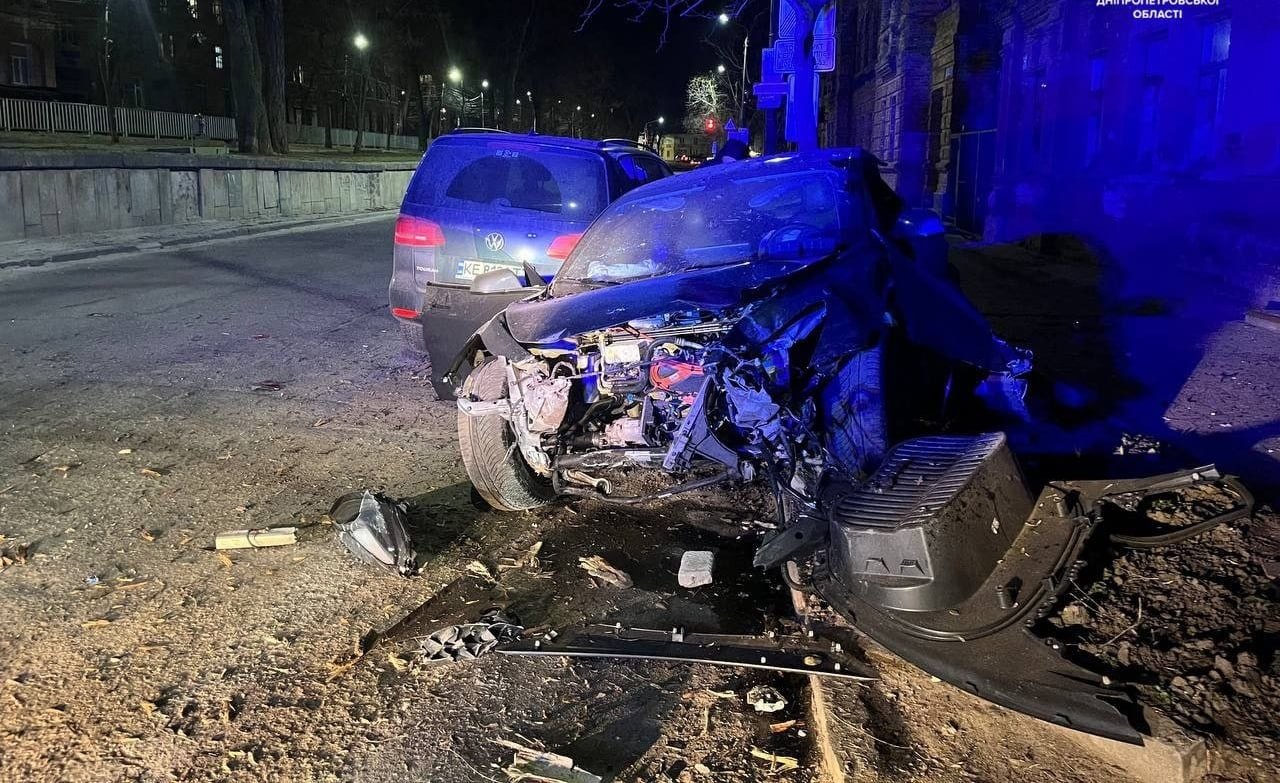 Пошкоджене через ДТП авто 