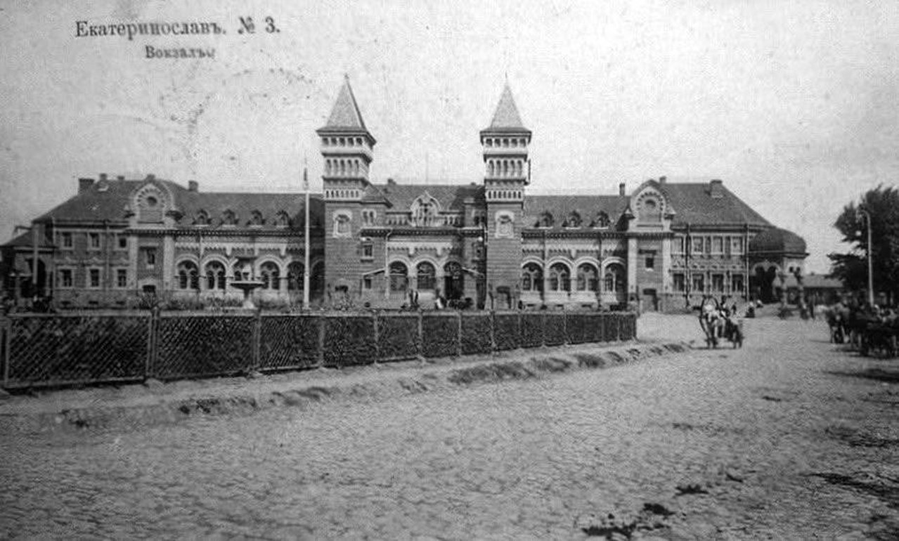 Вокзальна площа 