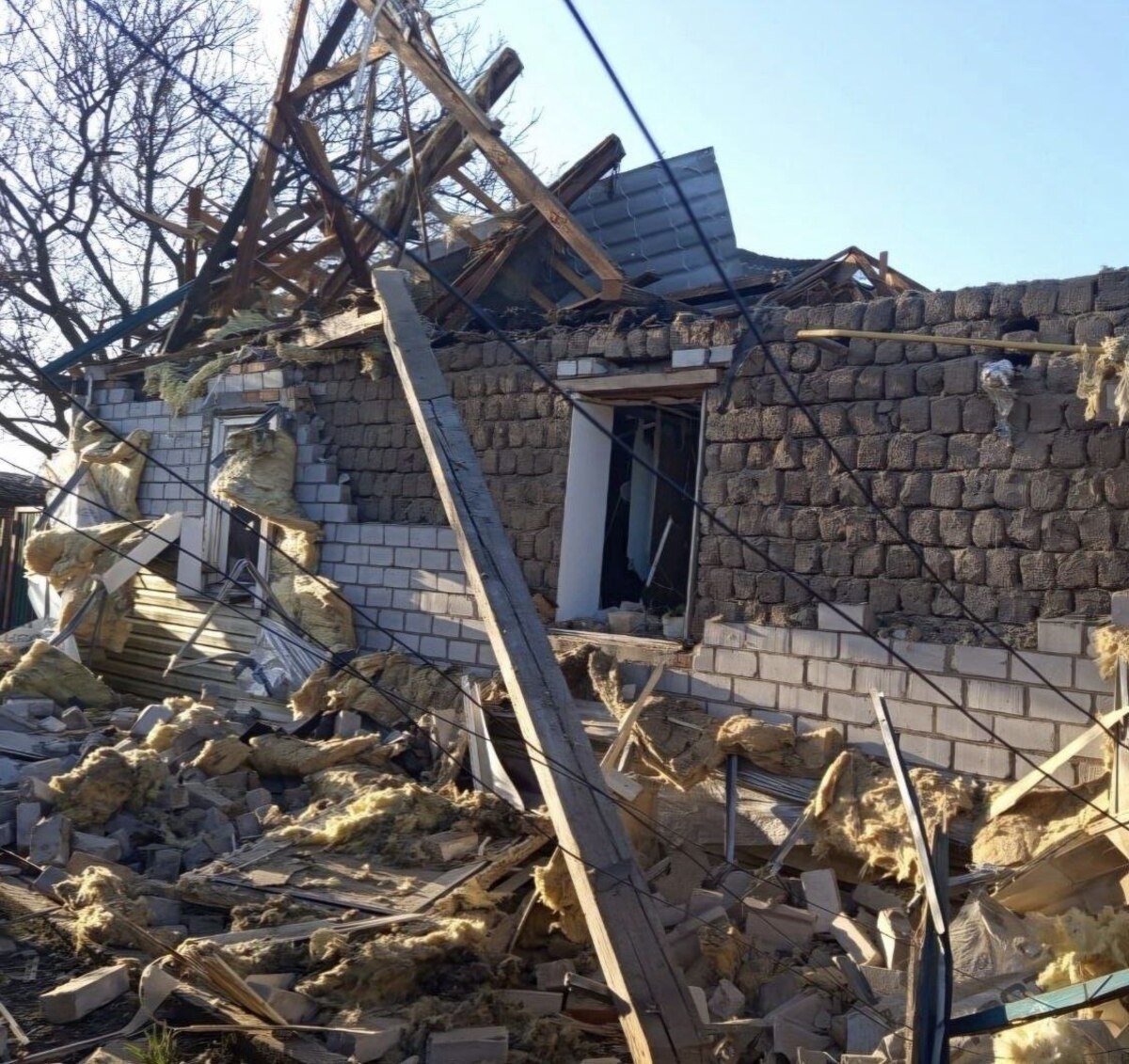 Вночі ворог атакував кілька громад області, є загиблі та поранені