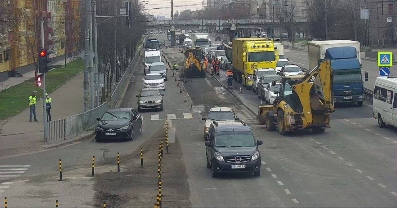 Ускладнене руху на лівому березі