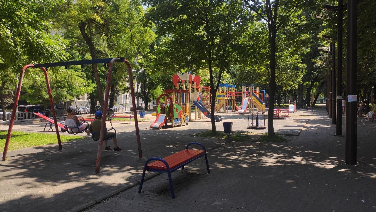 У Дніпрі за понад 4 млн грн демонтують дитмайданчики: деталі тендеру 
