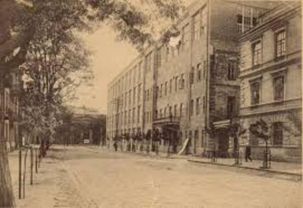 Цього дня у Дніпрі засновано «Мрію»: як колись працювала фабрика і що там сьогодні