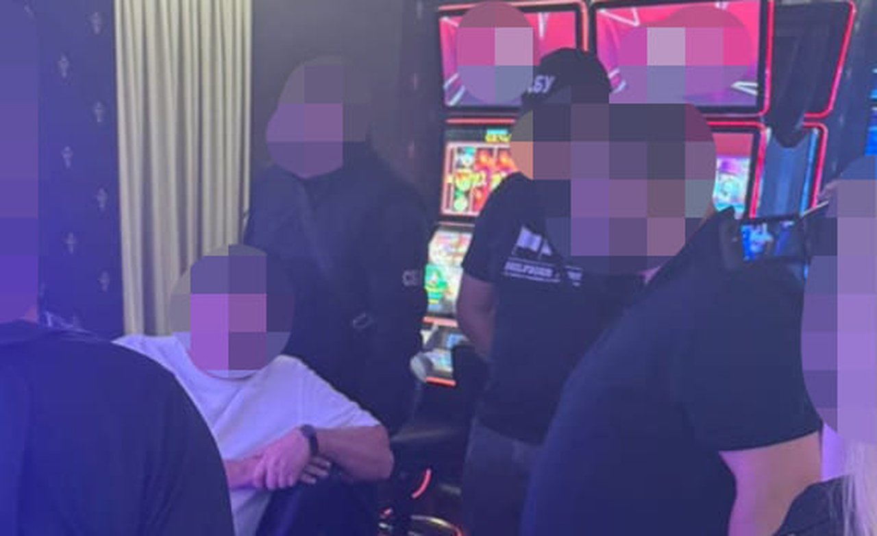 Казино офицер задержания