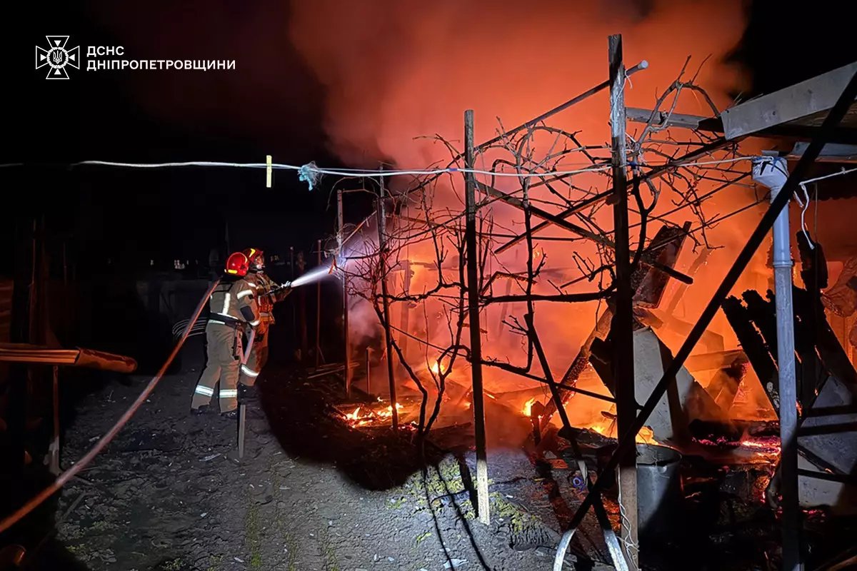 На Днепропетровщине произошел пожар в частном дворе