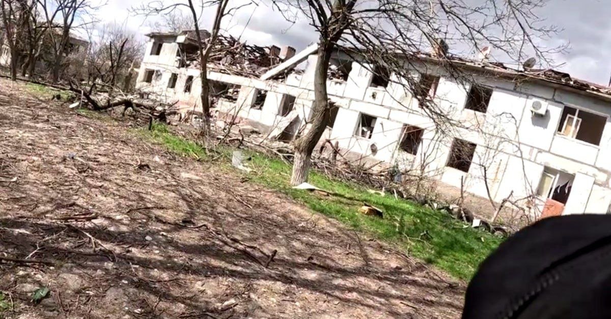 «Белые ангелы» вывезли пожилого мужчину и ребенка из прифронтовых деревень