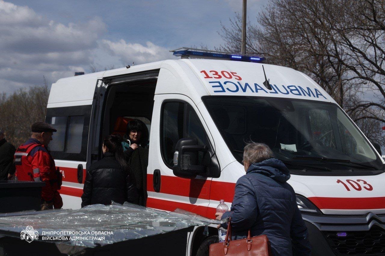 Атака на Дніпро 14 квітня: що відомо про стан постраждалих