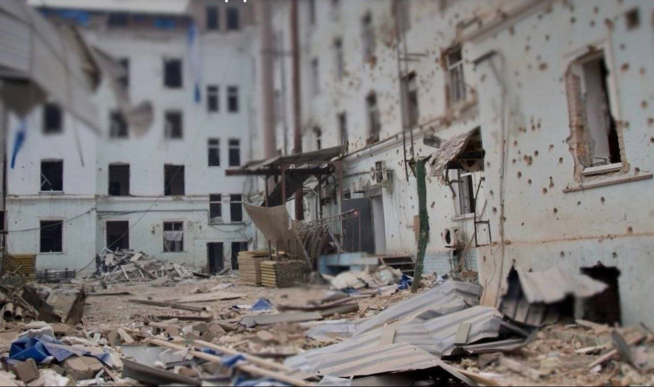 Пошкоджена будівля 