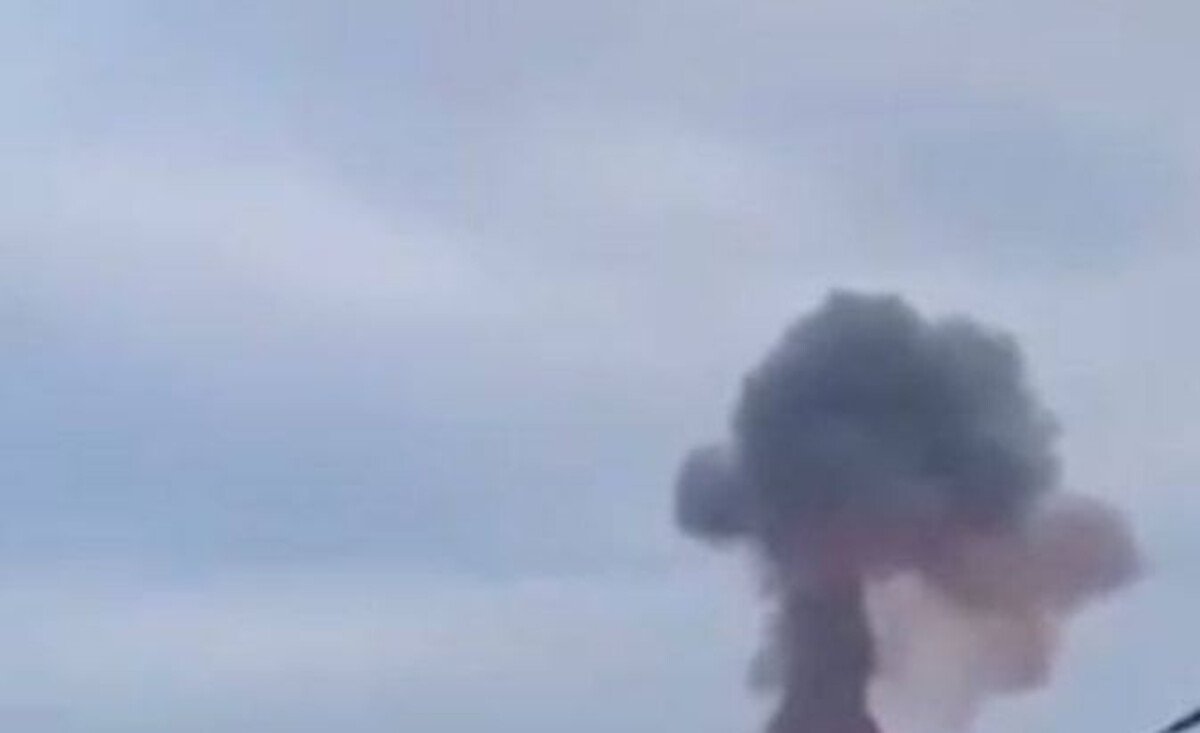 "Оставайтесь в укрытиях": в ОВА прокомментировали взрывы в Днепре