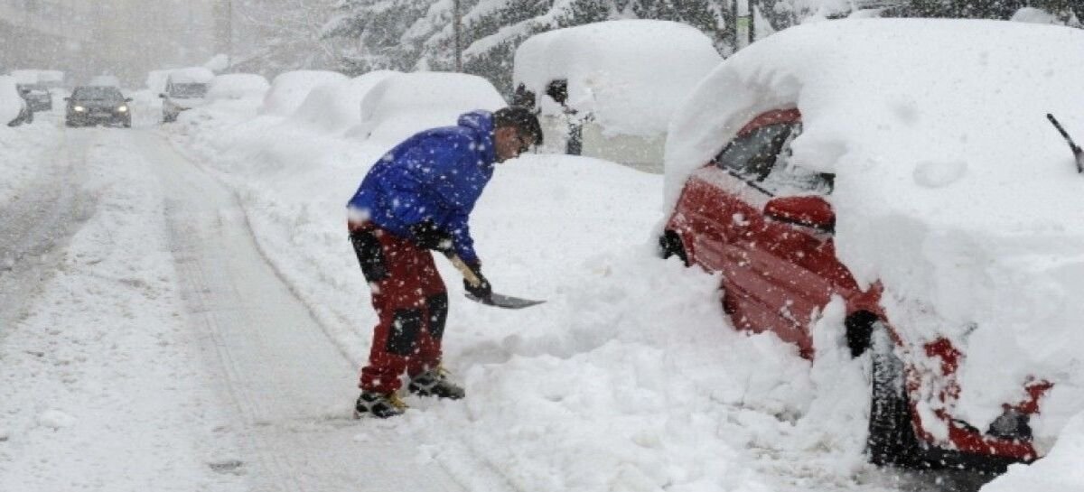 Контраст весни: у Дніпрі пригадали снігову бурю у квітні