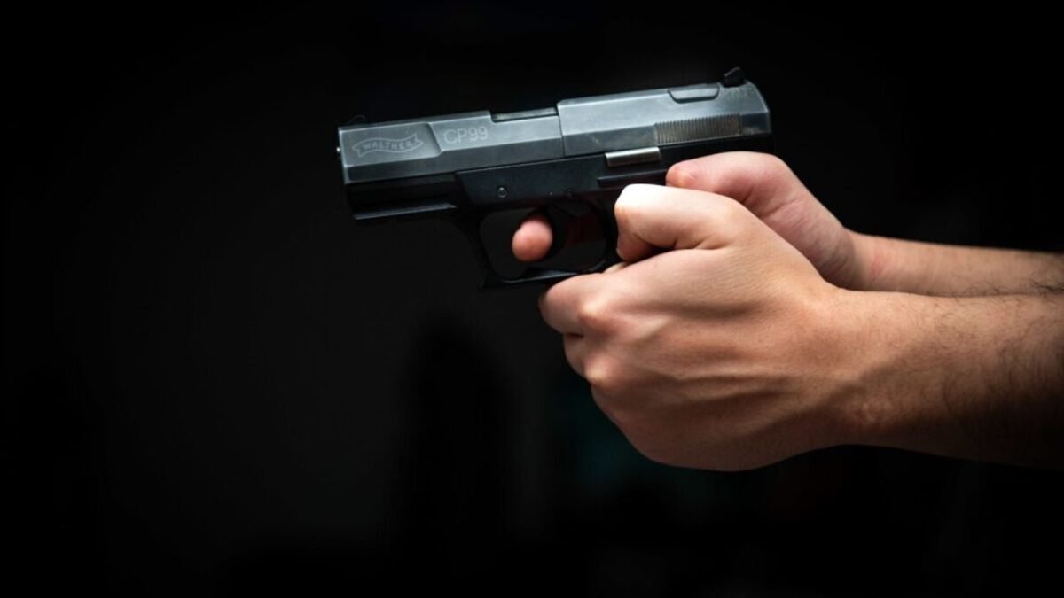 У Кривому Розі хлопець вистрілив з пневматики в око школярці: що відомо