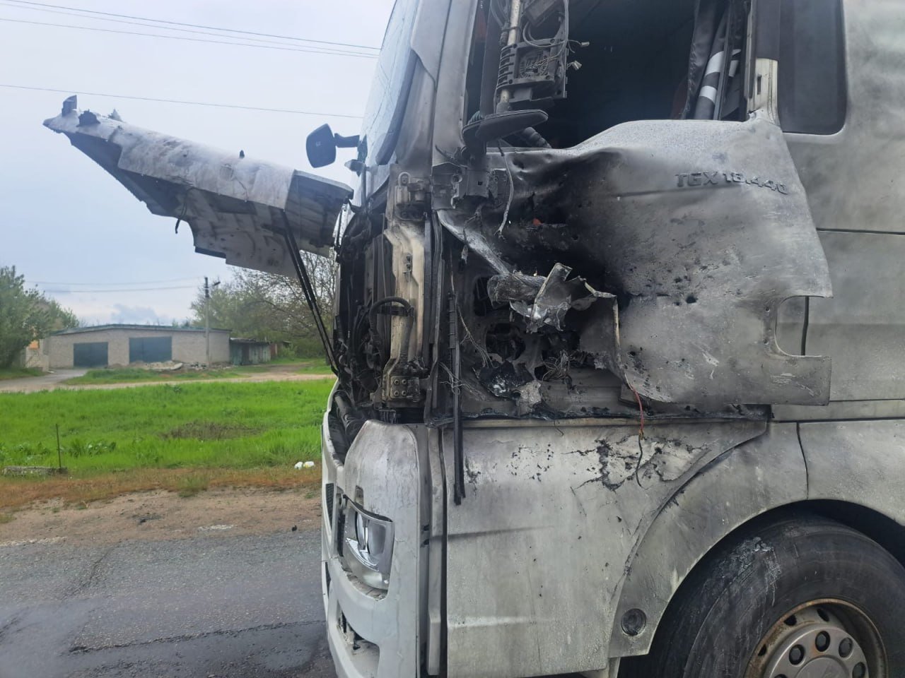 Ворог цілеспрямовано б’є по транспорту: нові подробиці атаки на Нікопольщину