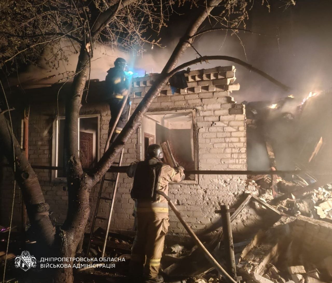 Масовані атаки на Дніпропетровщину: під вогнем житлові будинки, інфраструктура та транспорт