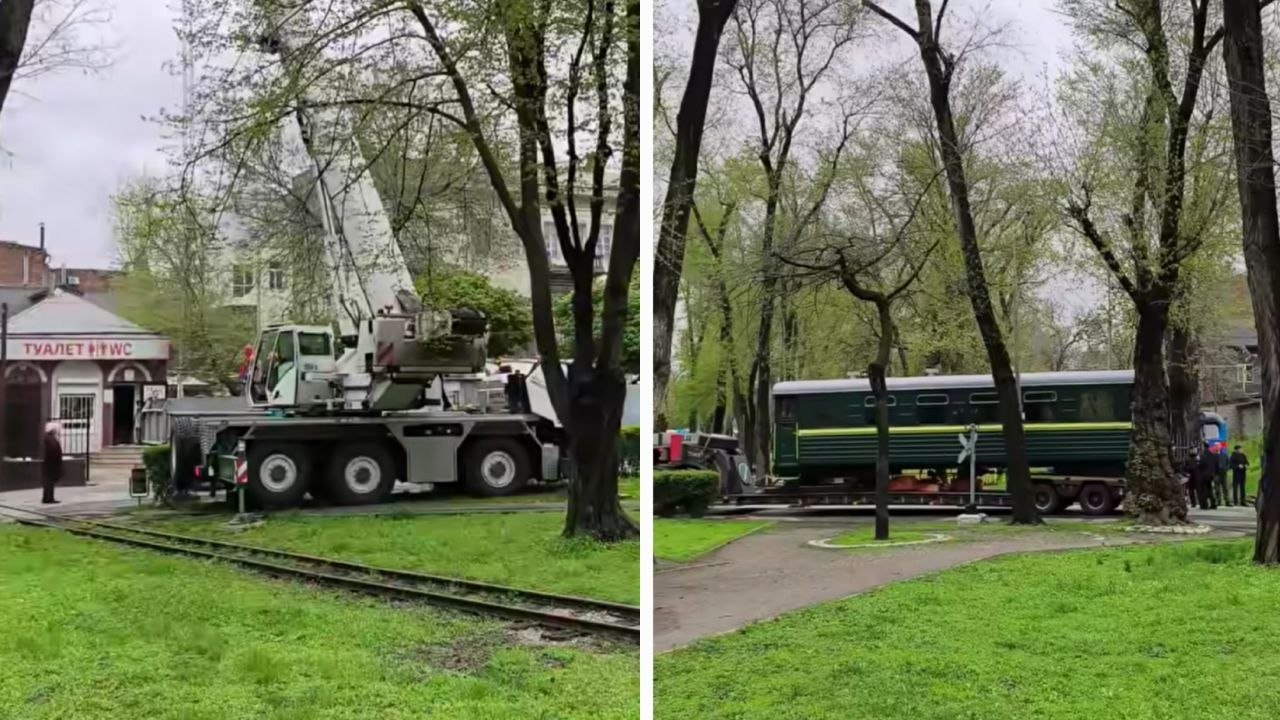 Новый вагон, вероятно, устанавливают на территории детской железной дороги в парке Глобы