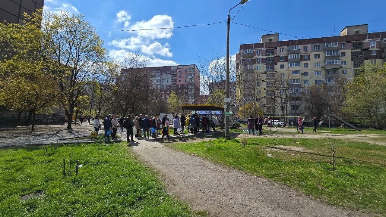 У Дніпрі перевіряють воду в резервних колонках: чи можна її пити