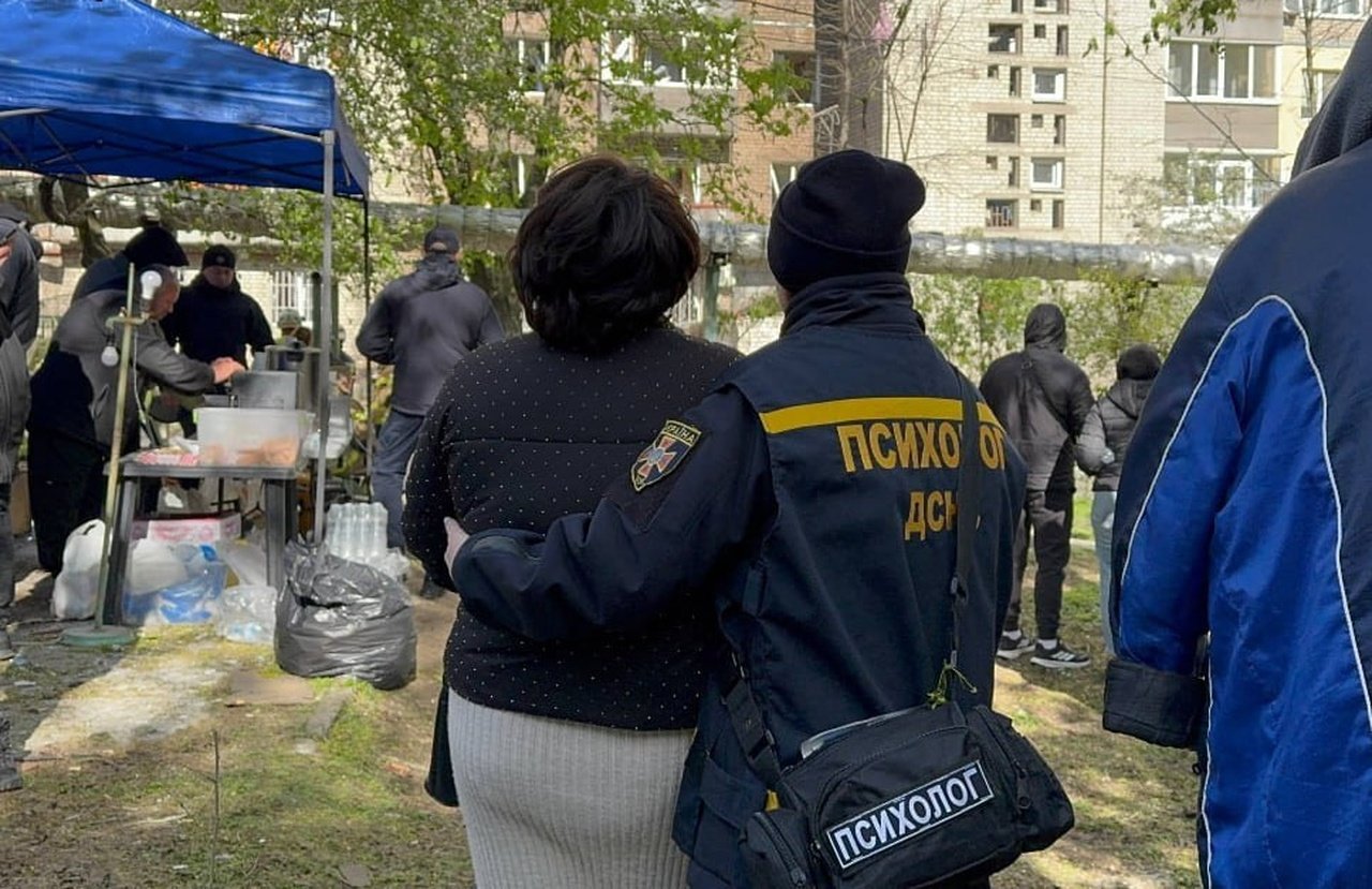 Психолог-рятувальник разом з мамою загиблої дівчини