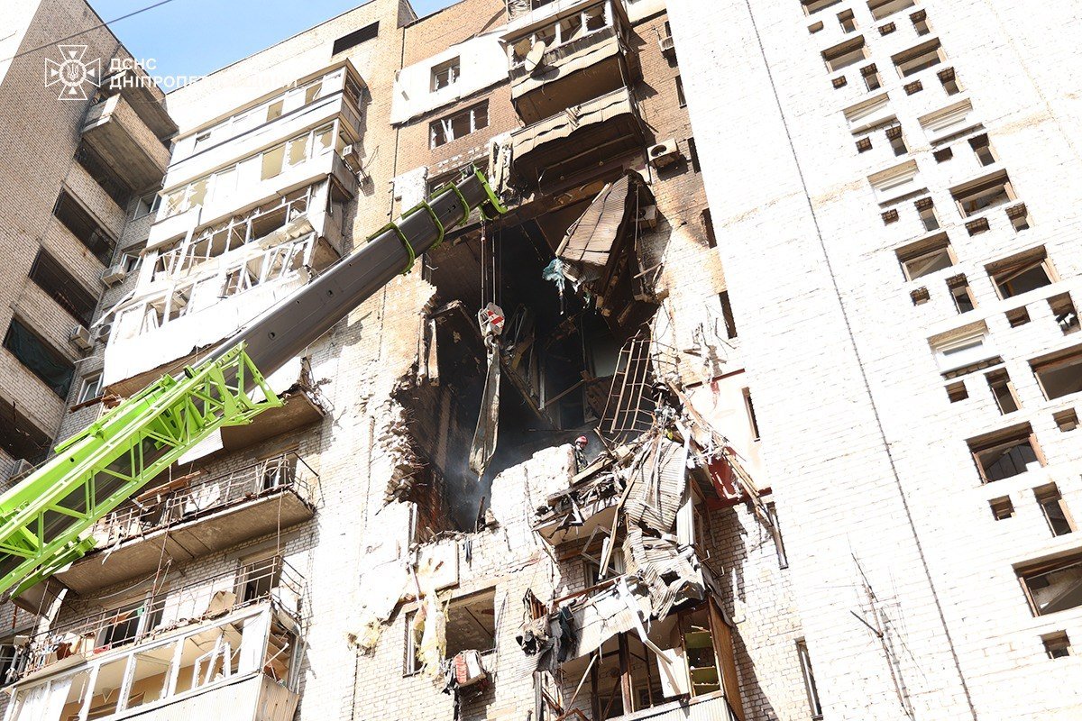 Будинок, куди влучив дрон у Дніпрі