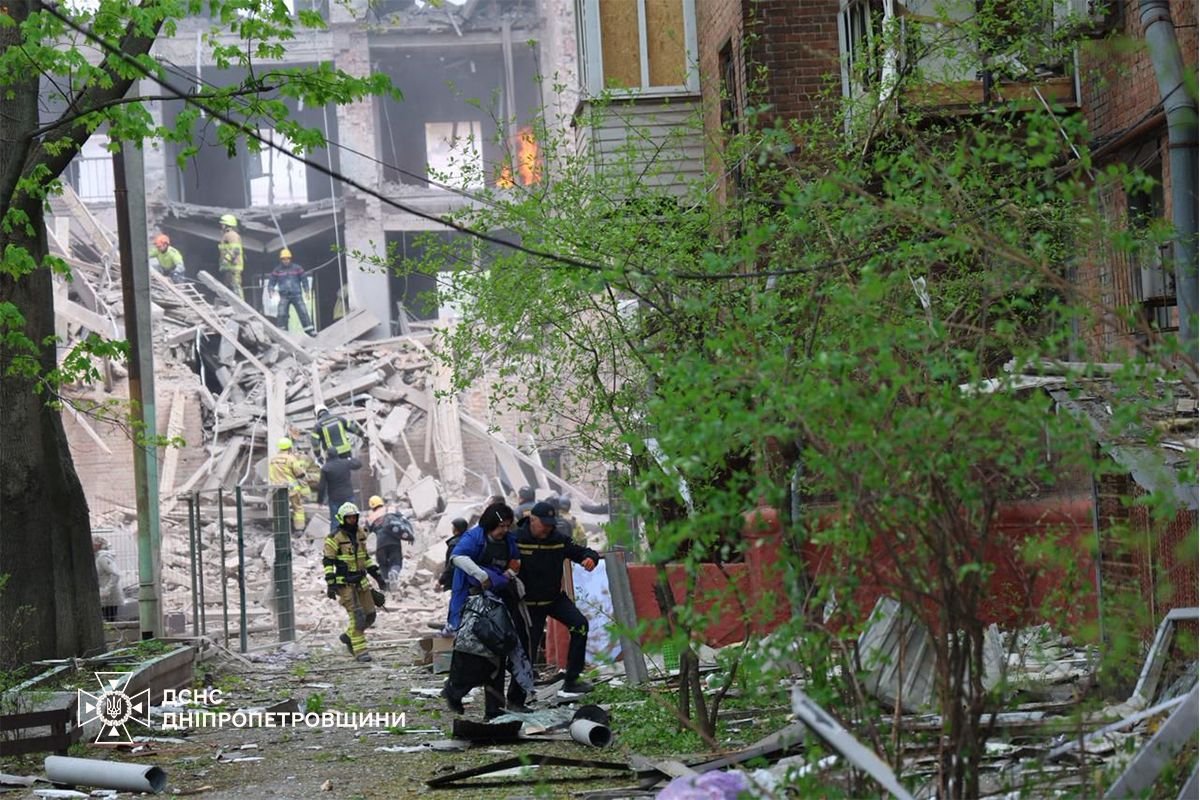 «Сирійський сценарій»: росіяни б’ють по рятувальниках у Дніпрі 