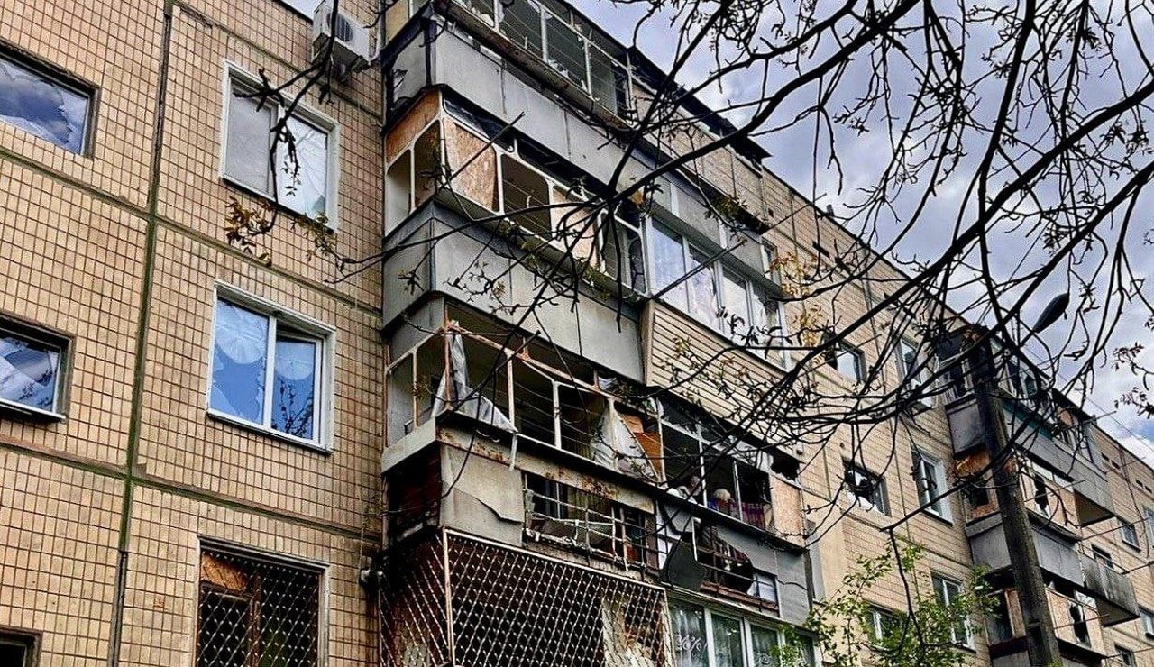 Поврежденная в результате атаки многоэтажка