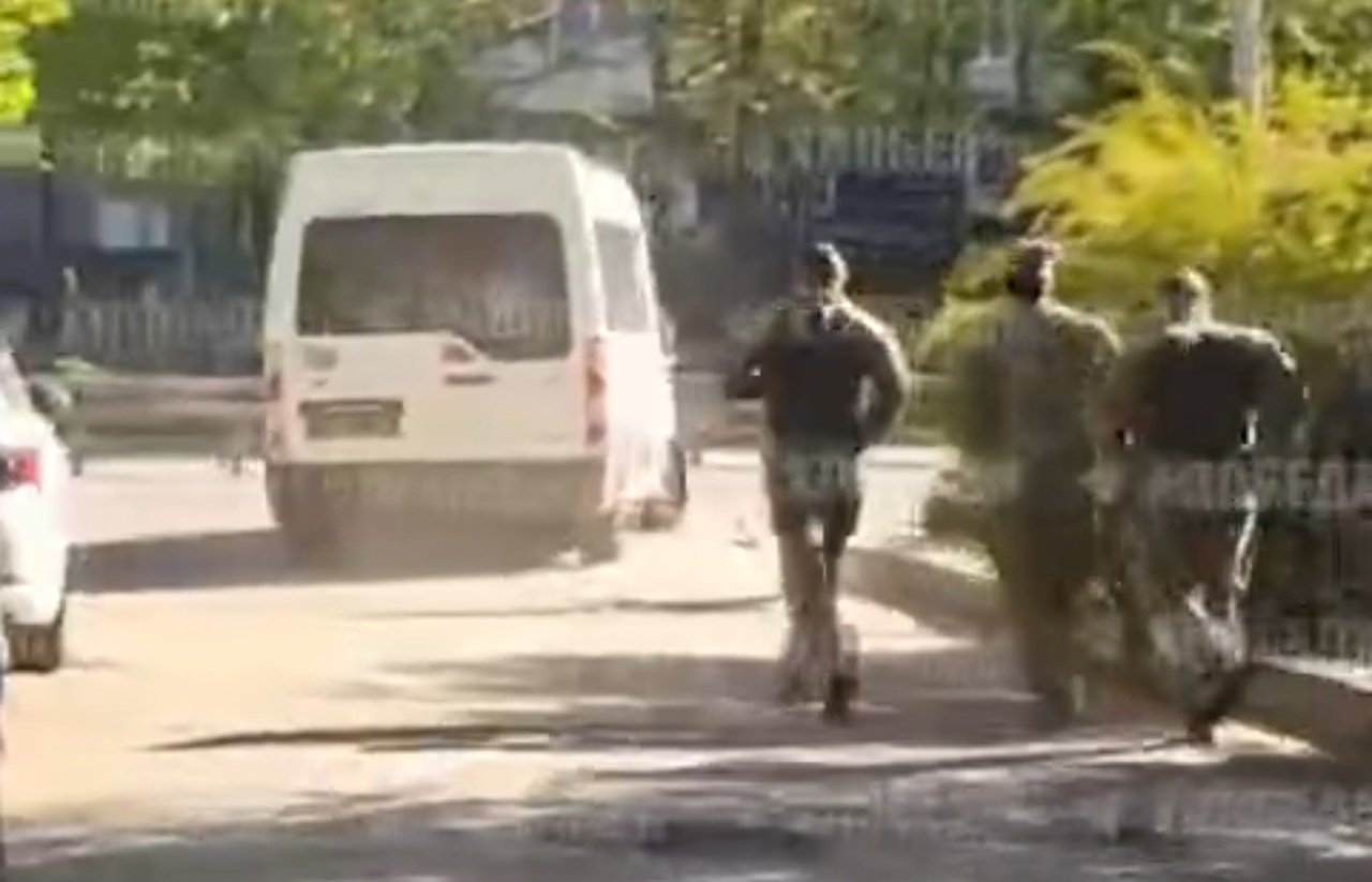 Мужчина открыл огонь по ТЦК в Днепре: двое раненых