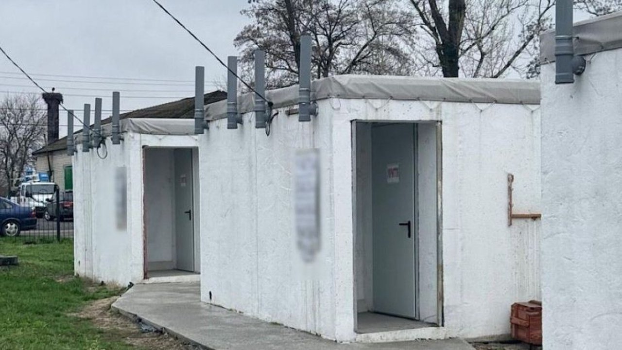 Посадовець на Дніпропетровщині закупив за 5 млн укриття для дітей, які не захищають від обстрілів