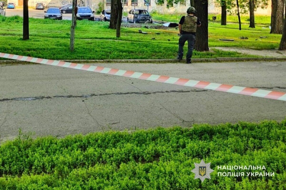 У Соборному районі Дніпра зранку вибухнуло авто: є постраждалі 
